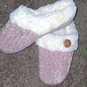 Cozy Pink Slippers with Faux Fur Lining